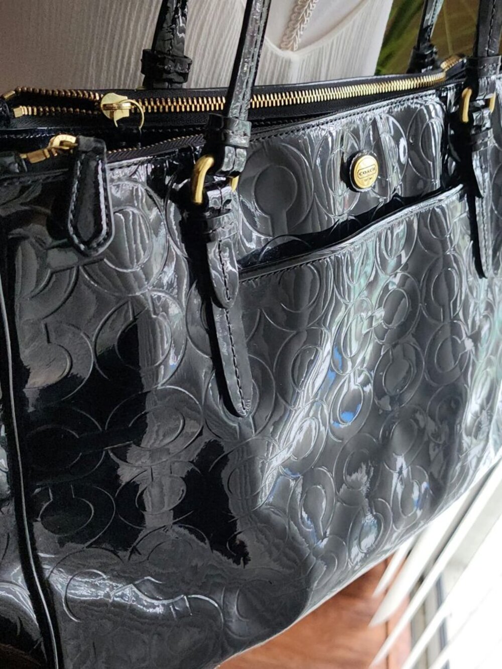 Coach Peyton Op Art Embossed Patent Pocket Tote Black Bag F26038